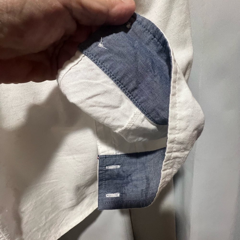 Tommy Hilfiger White Button-Down Shirt with Navy Accents Size Large - Picture 6 of 12